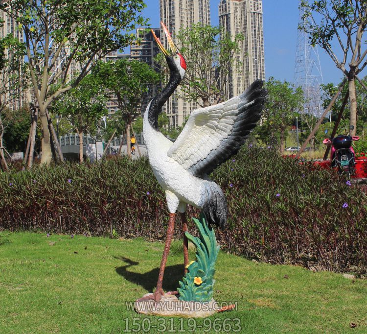 公園玻璃鋼創意鳴叫鶴雕塑