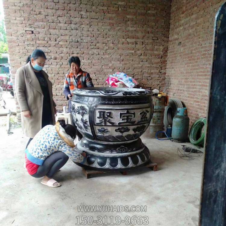 庭院青石做舊浮雕荷花花紋養(yǎng)魚水缸花盆雕塑