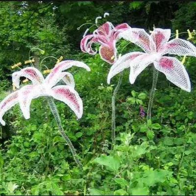 不銹鋼網格百合花雕塑公園草地裝飾小品