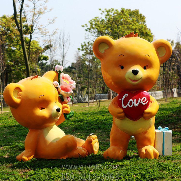 玻璃鋼卡通小熊擺件 戶外輕松熊動物雕塑 幼兒園林景觀商場裝飾品擺件